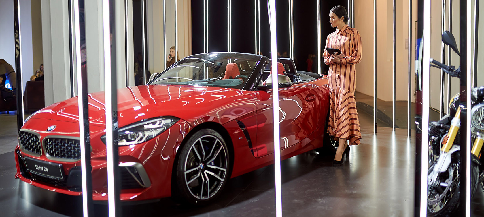 Чиста естетика нових форм. Образ для природженого індивідуала від бренду BMW в новому сезоні UFW