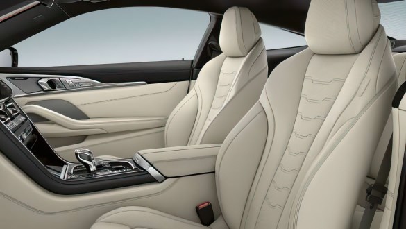 Багатофункціональні передні сидіння.