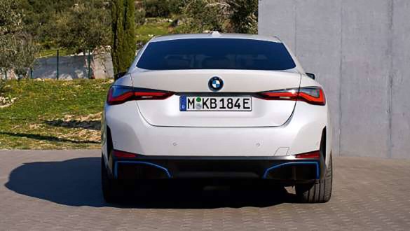 Як улаштована задня частина автомобіля?