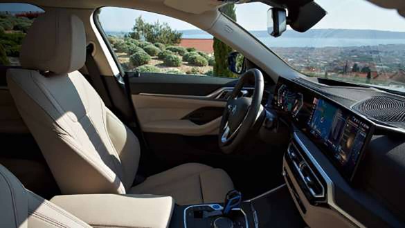 У п'ятимісному салоні дійсно багато простору.