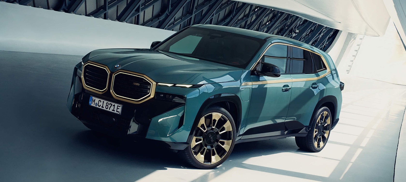 ЗАДОВОЛЕННЯ ЗА КЕРМОМ ПЛАГІН-ГІБРИДА В АВТОМОБІЛЯХ BMW XM.