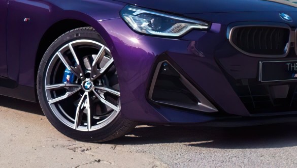 Відмінне зчеплення з дорогою за рахунок диференціала M Sport.