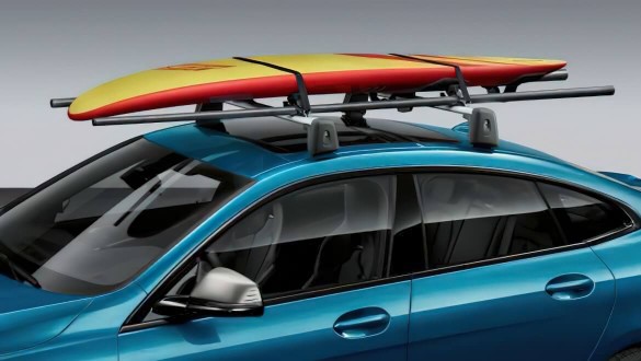 Кріплення для дошки для серфінгу на даху.