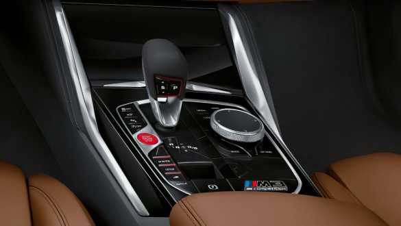 8-ступенева автоматична коробка передач M Steptronic із програмою керування Drivelogic.