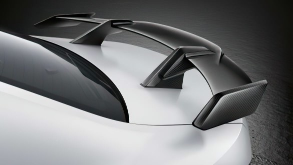 Карбоновий задній спойлер М Performance.