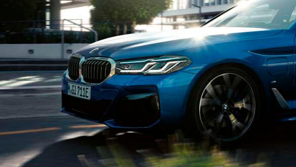 Система управління підвіскою Adaptive Drive.