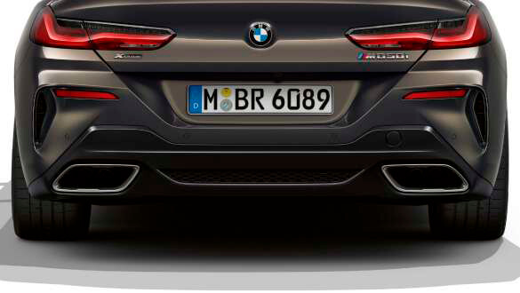 Дві вихлопні труби.