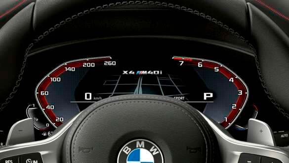 BMW Live Cockpit Plus.