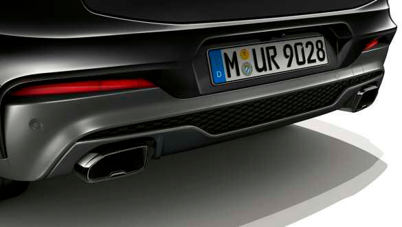 Випускні труби в Black Chrome.