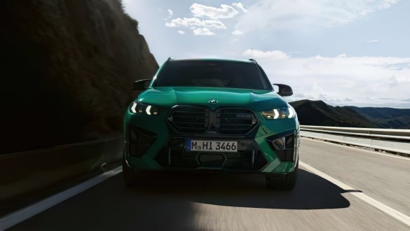 8-ступінчаста спортивна АКПП M Steptronic із функцією Drivelogic.