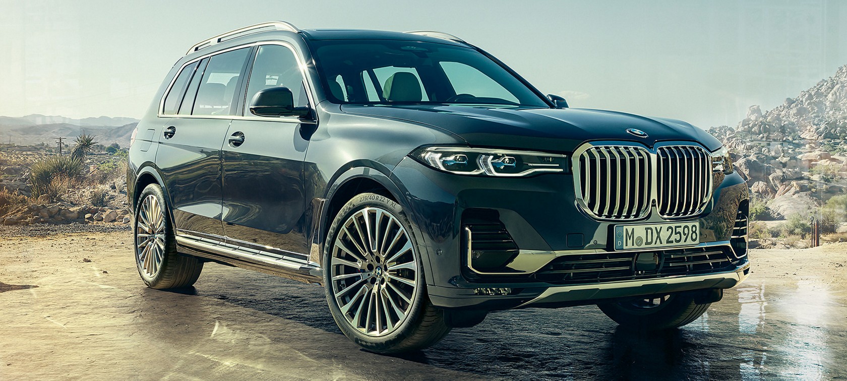 BMW X7.