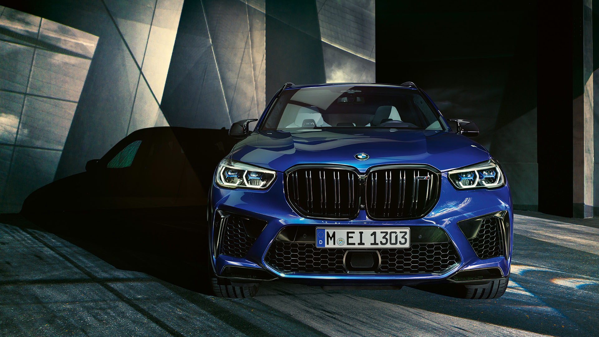 НЕЗРІВНЯННА ХАРИЗМА.