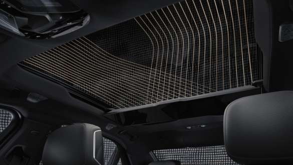 Панорамний скляний дах Sky Lounge.