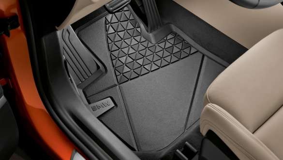 Всепогодні передні килимки BMW.