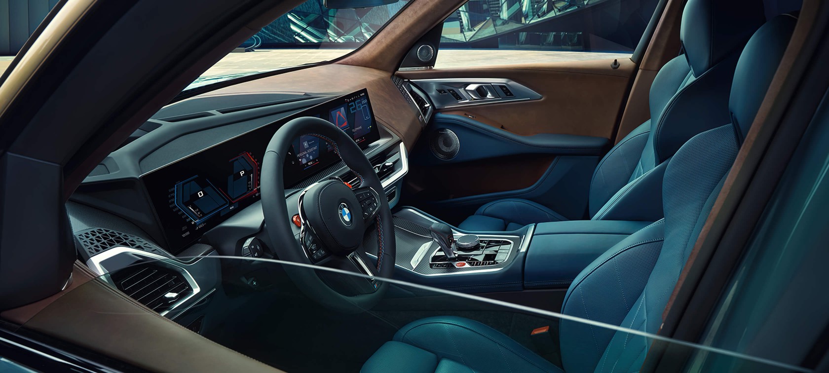 ДИЗАЙН ІНТЕР'ЄРУ НОВОГО BMW XM.