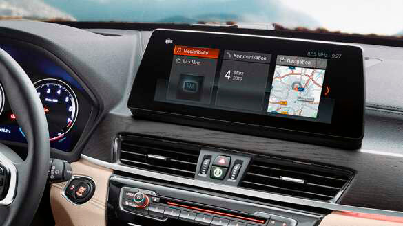 Дисплей управління діагоналлю 10,25 дюйма.