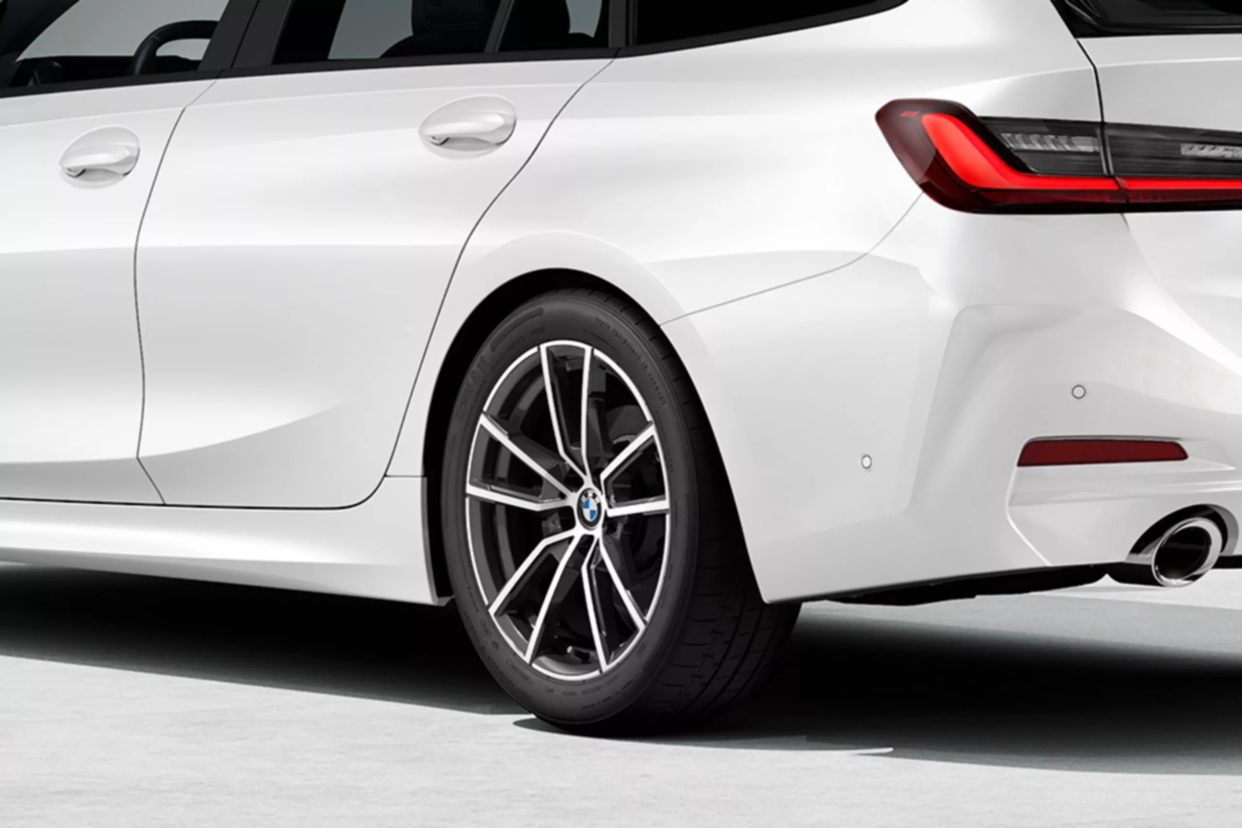 Точна, динамічна і комфортна стандартна підвіска.