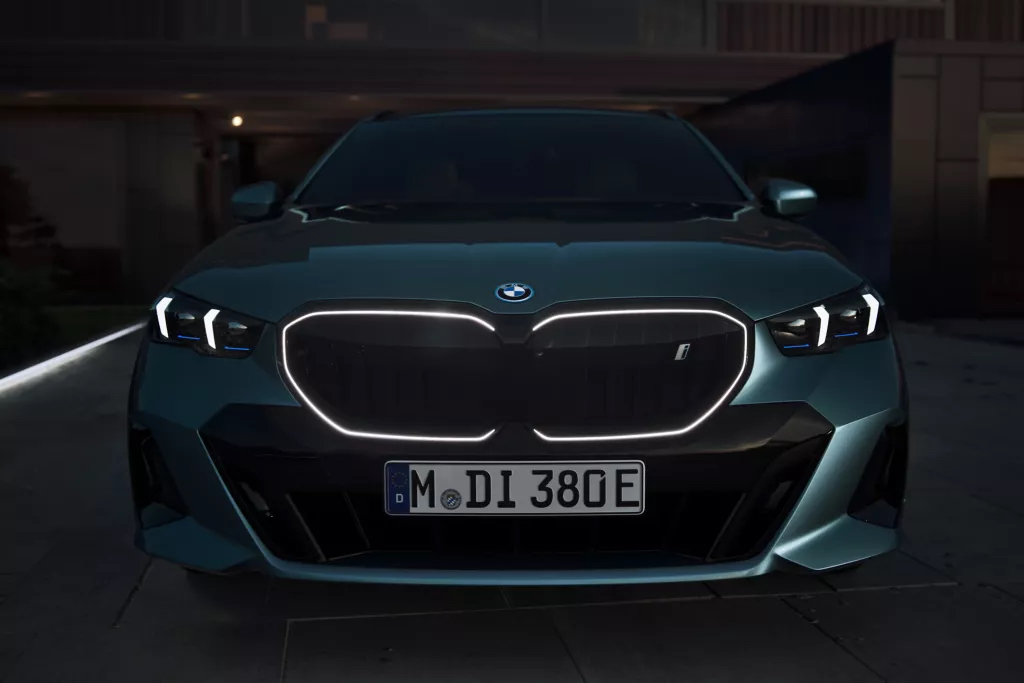 Більше світла в темряві.