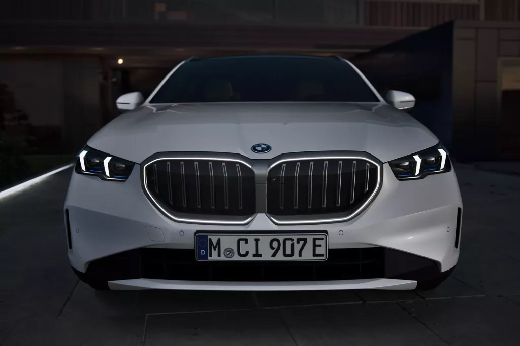 Більше світла в темряві.