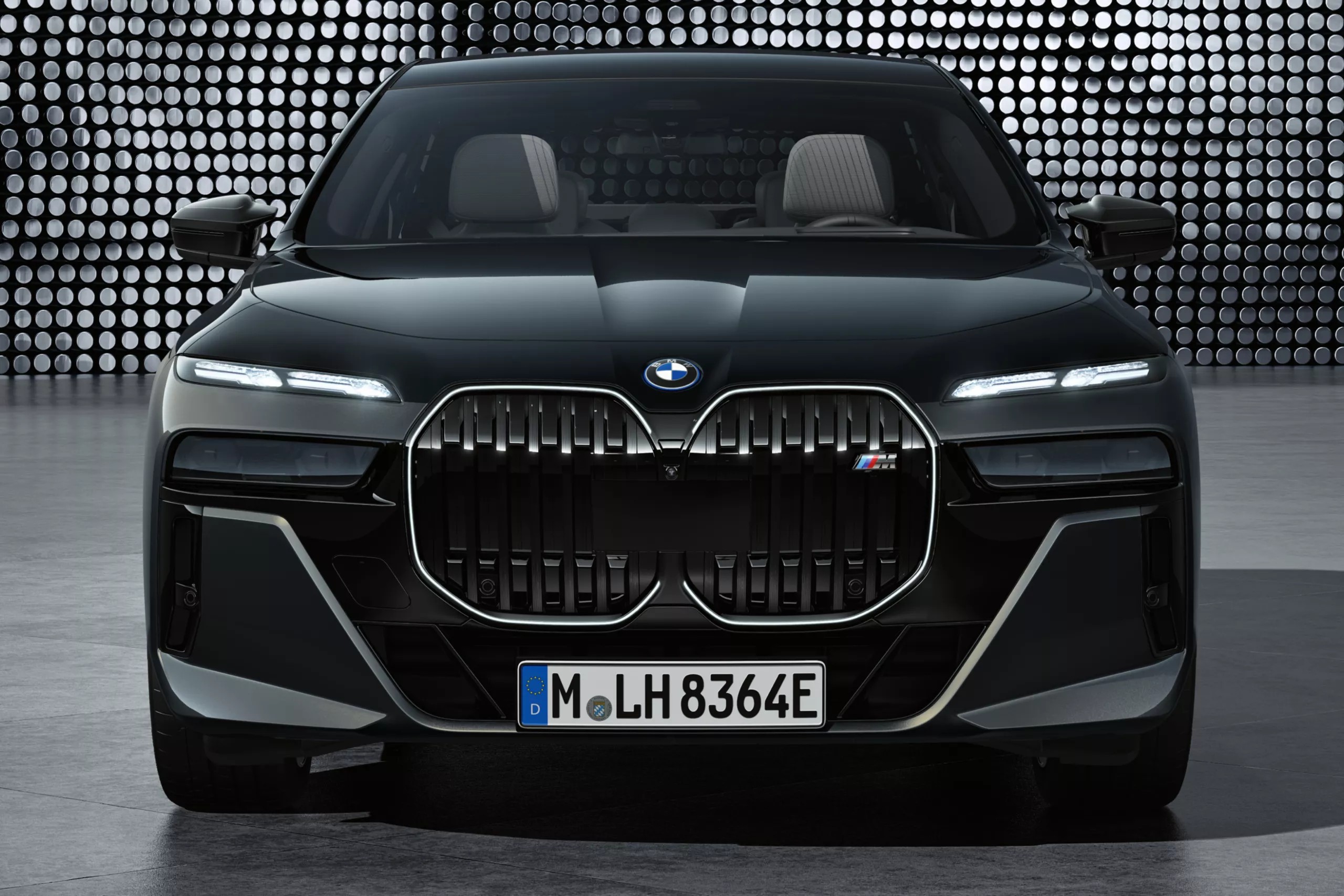 Ваш BMW вражає, навіть коли стоїть на місці.