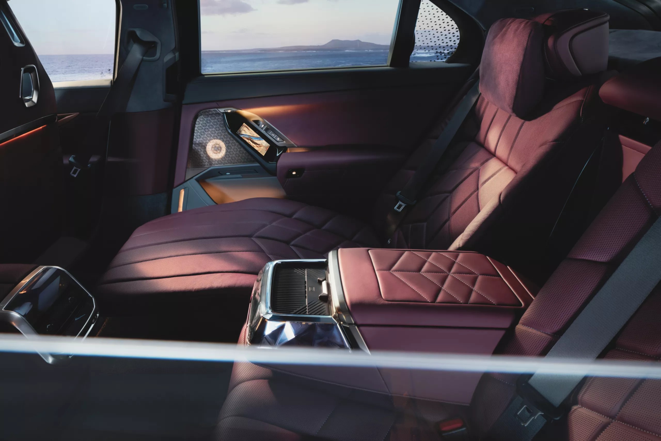 Сідайте зручніше і насолоджуйтеся.