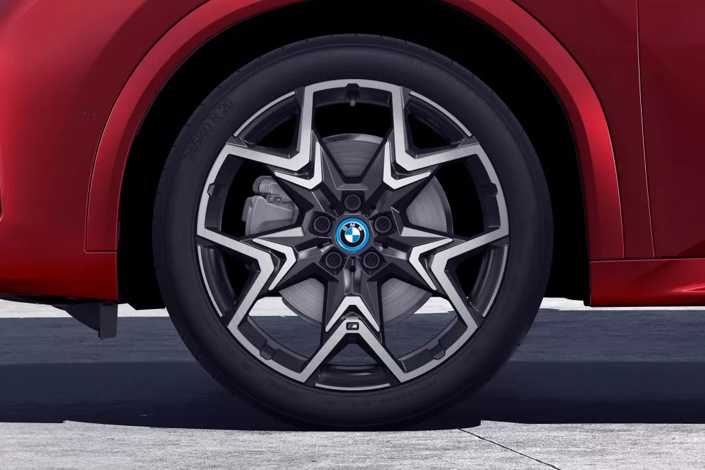 Екстравертість виглядає так: 20-дюймові диски.