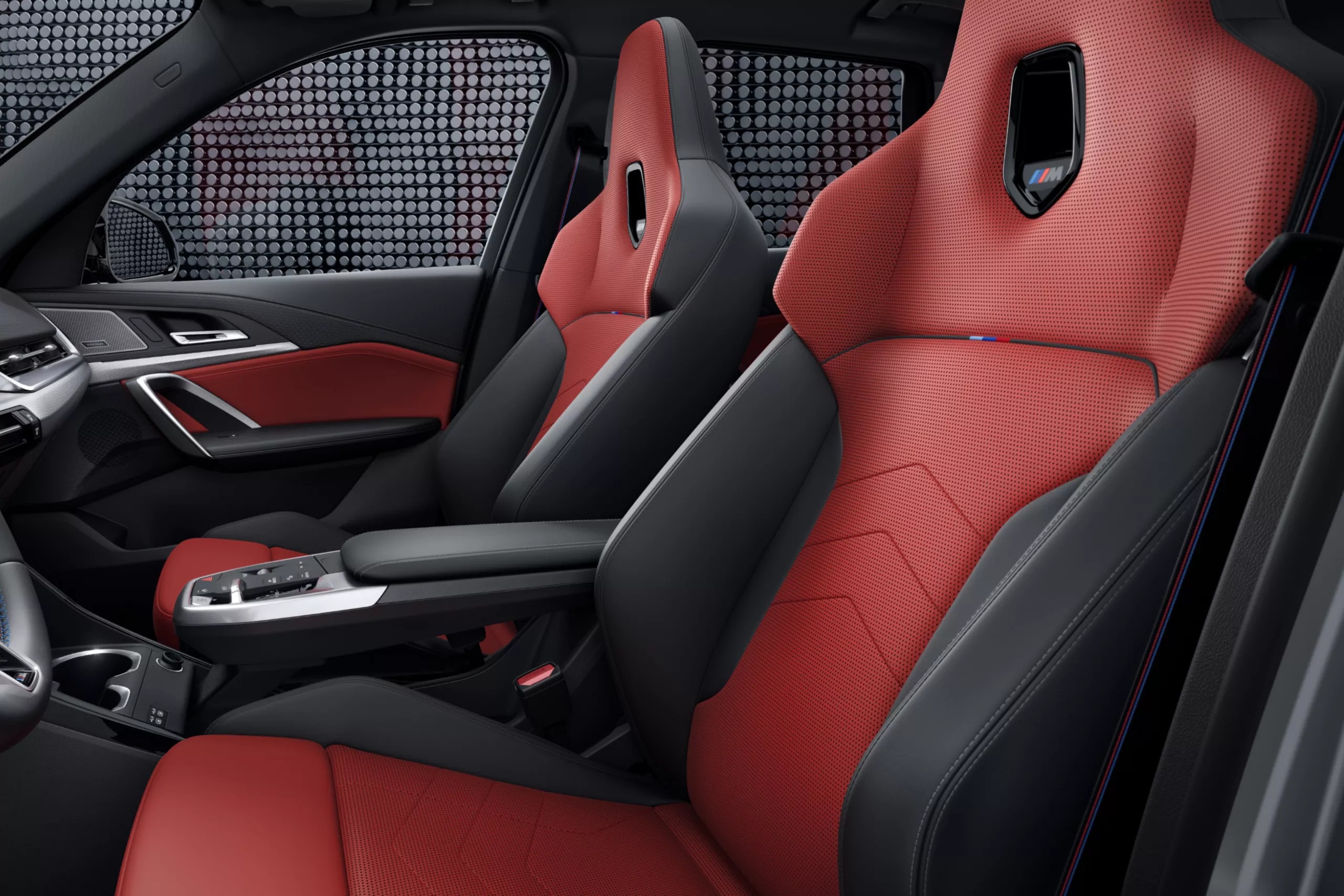 Динамічна їзда і міцна бічна підтримка.