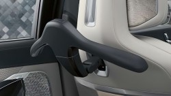 Плечики для верхней одежды для системы BMW Travel & Comfort.