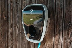 ІНФОРМАЦІЯ ПРО BMW WALLBOX PLUS.