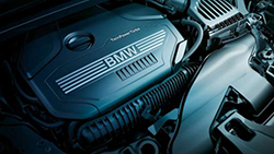 2,0-літровий 4-циліндровий бензиновий двигун BMW TwinPower Turbo.